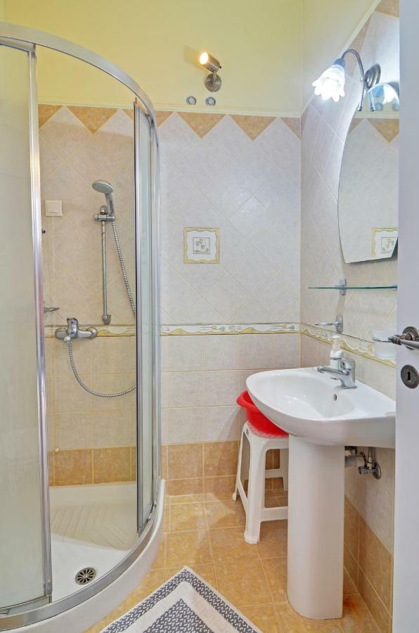 Nikos Sea View Apartments Adamantas  Exterior photo